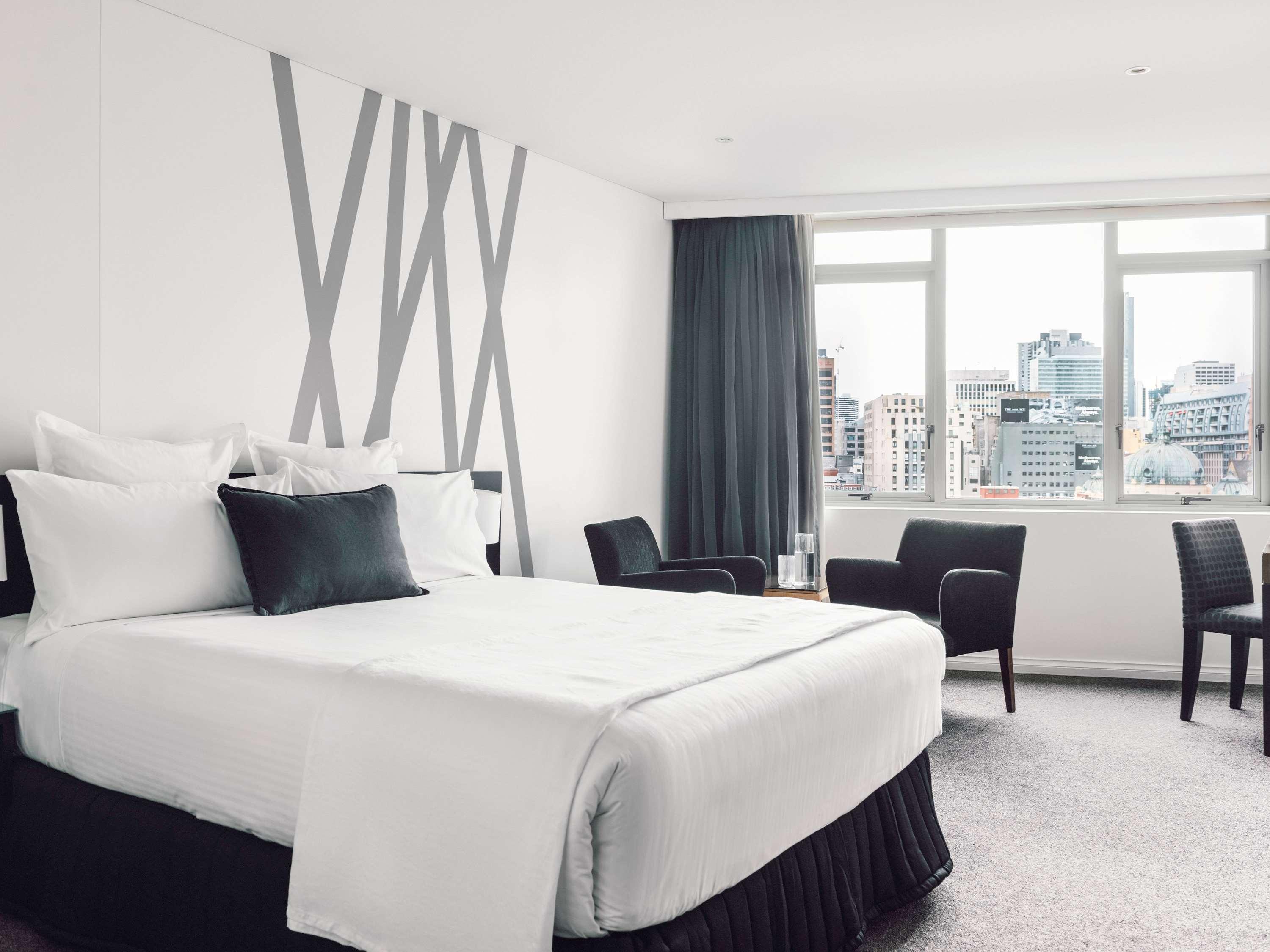 Quay West Suites Melbourne Exterior photo Deluxe Room