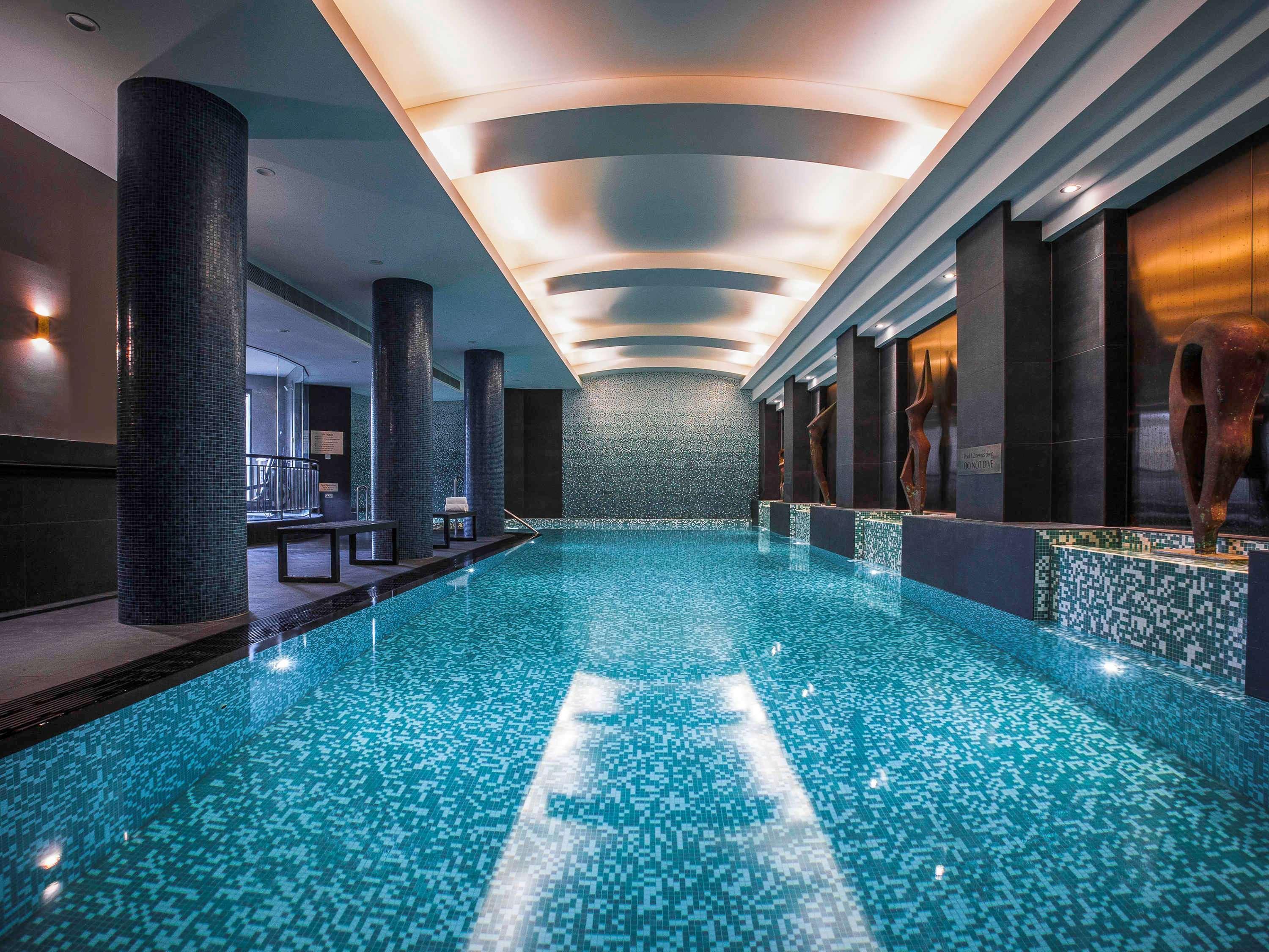 Quay West Suites Melbourne Exterior photo The pool at the Mandarin Oriental, Munich